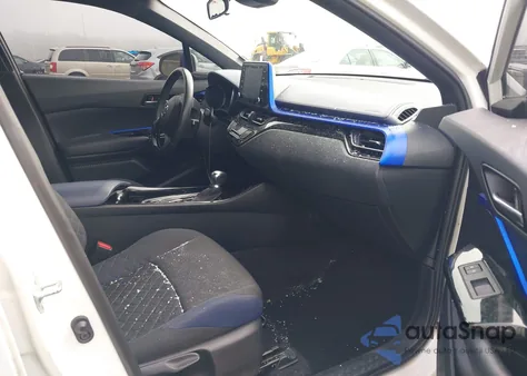 2021 Toyota C-Hr Xle z USA, uszkodzony, nr VIN NMTKHMBX1MR122273